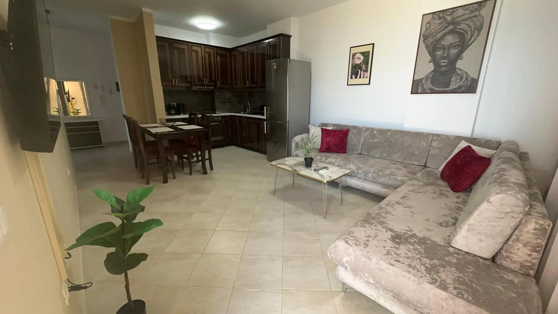 Eva'S Apartment With Sea View Влёра